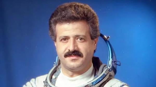 穆罕默德·法里斯:为叙利亚宇航员和民主人士举行葬礼