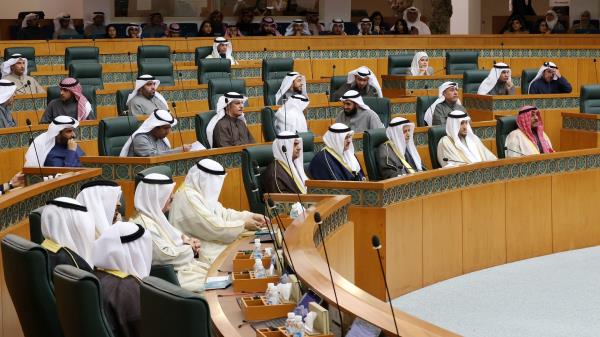 科威特暂停了议会它正在走向独裁吗?