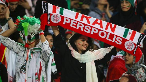 伊朗媒体评论:男性球迷被禁止进入足球场