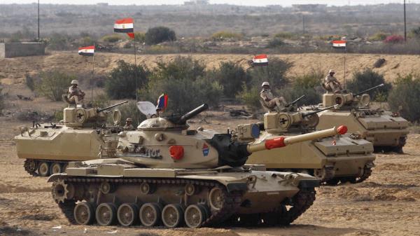 由于与以色列的紧张关系加剧，埃及向加沙边境部署了军事车队